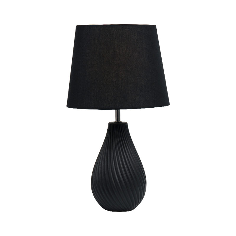 โคมไฟโต๊ะข้างเตียงบ้านง่ายๆ